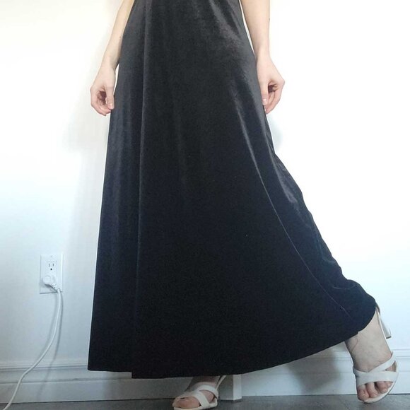 Vintage 90s low cut black velvet babydoll halter maxi dress for the Holidays - Picture 4 of 7